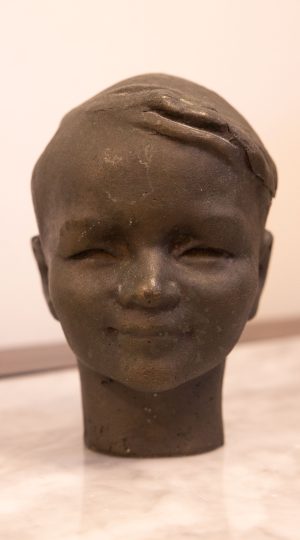 Nieminen Heikki: Poika patsas